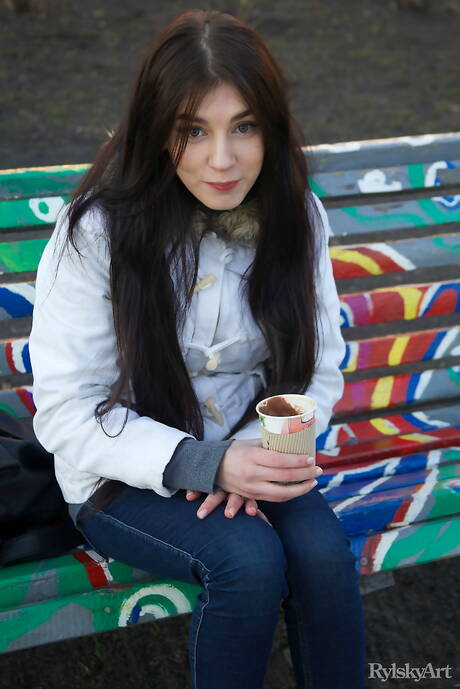 Rylsky Art are pleased to offer you xxx pics featuring Quillian demonstrating sexy form