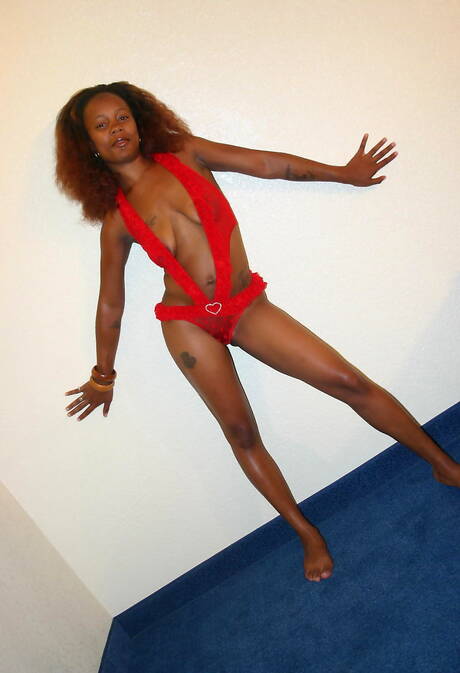 Real Black Lesbians are pleased to offer you xxx photos featuring juicy babe in soft lesbian action